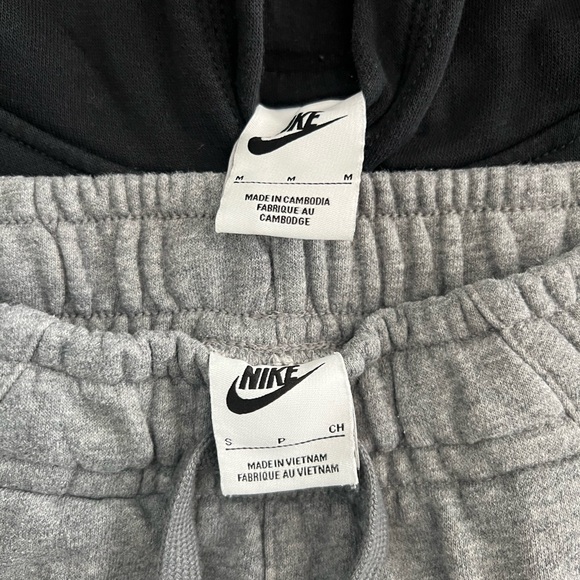 Boys Nike Black Hoodie (M) & Nike Gray Sweat Shorts (S) - Picture 2 of 3